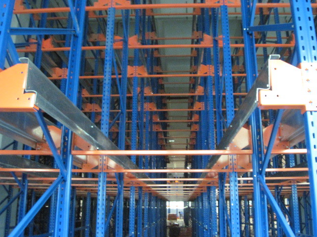 L&aacute;i xe nặng th&ocirc;ng qua Radio Radio với c&ocirc;ng nghệ trước